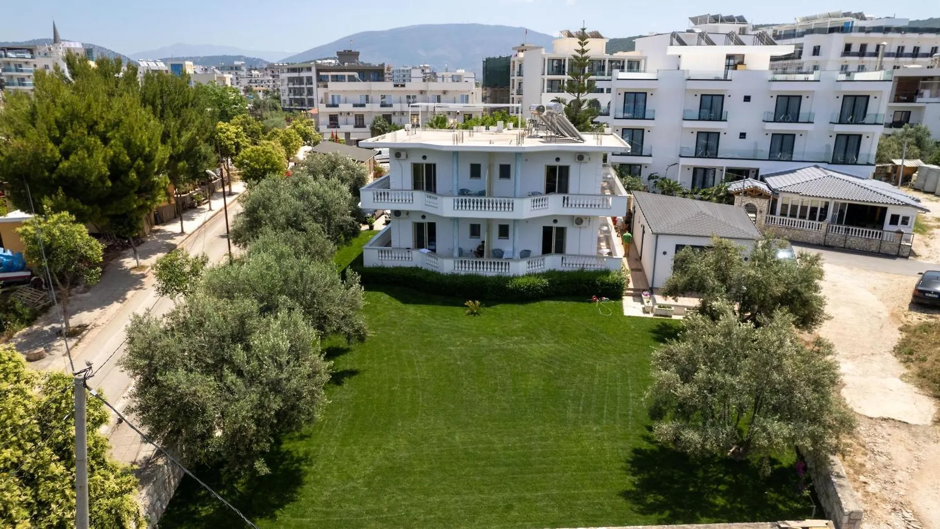 Vila Vasili Ksamil